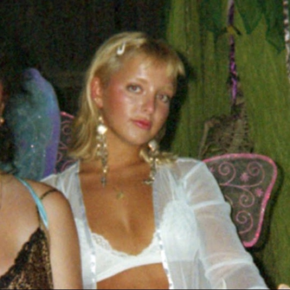 Meet your Posher, Chloe